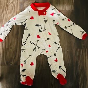 Burt’s Bees Baby newborn Valentines onesie hearts and arrows